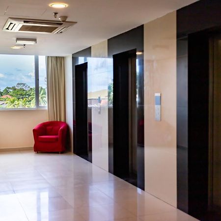 Emart Hotel Miri Bagian luar foto