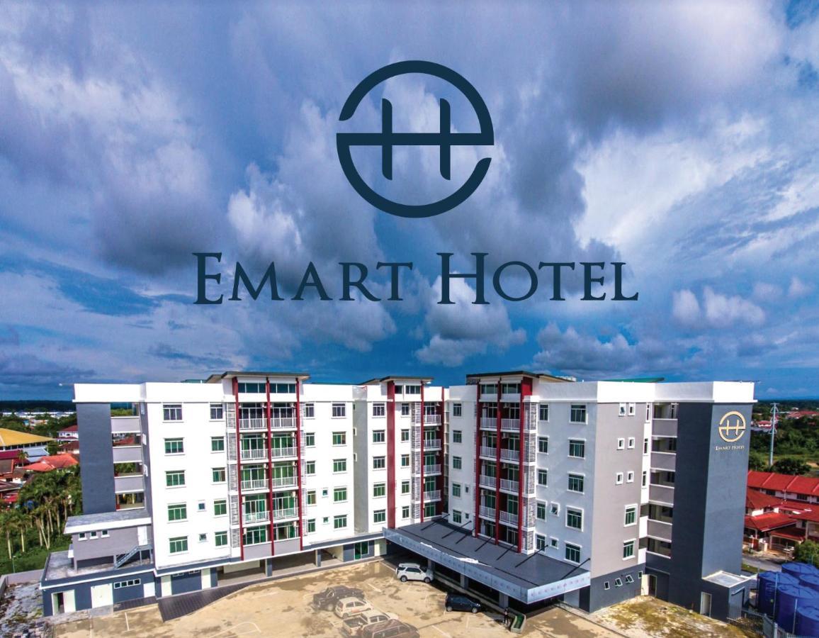 Emart Hotel Miri Bagian luar foto