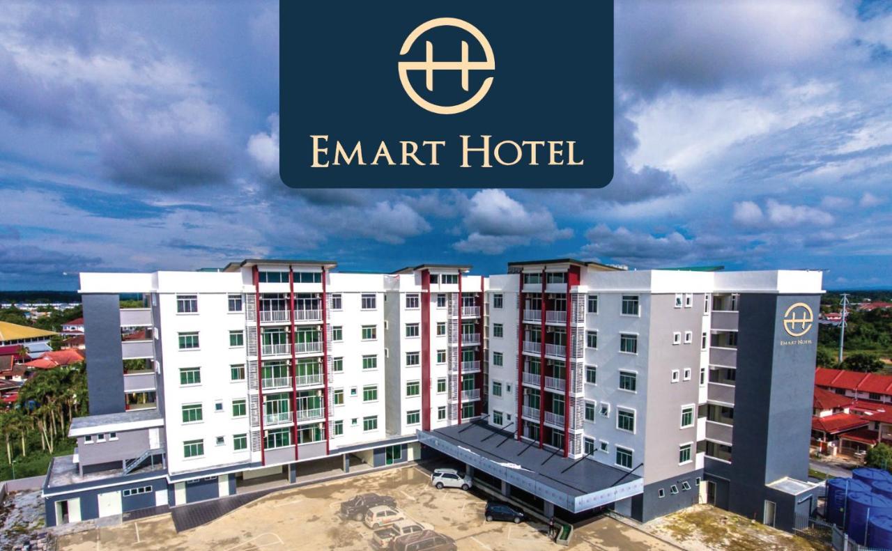 Emart Hotel Miri Bagian luar foto